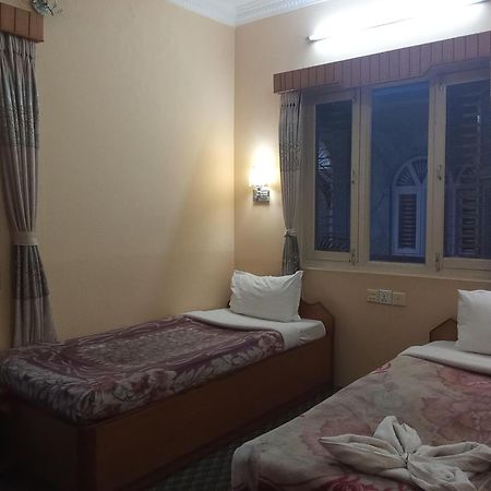 Hotel Celestyinn Pokhara Kültér fotó