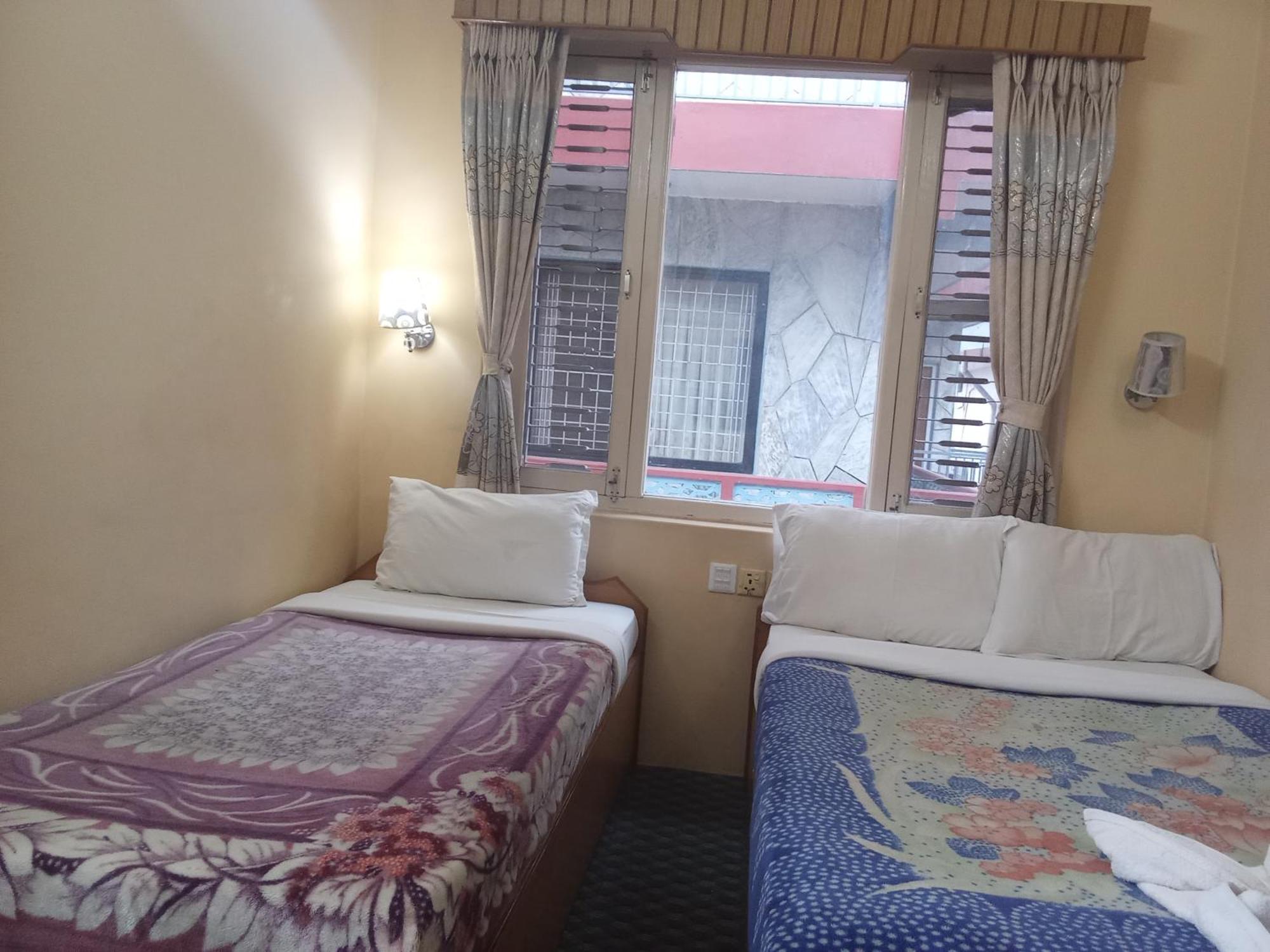 Hotel Celestyinn Pokhara Kültér fotó